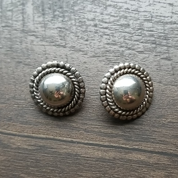 Jewelry - Sterling Silver Navajo Earings